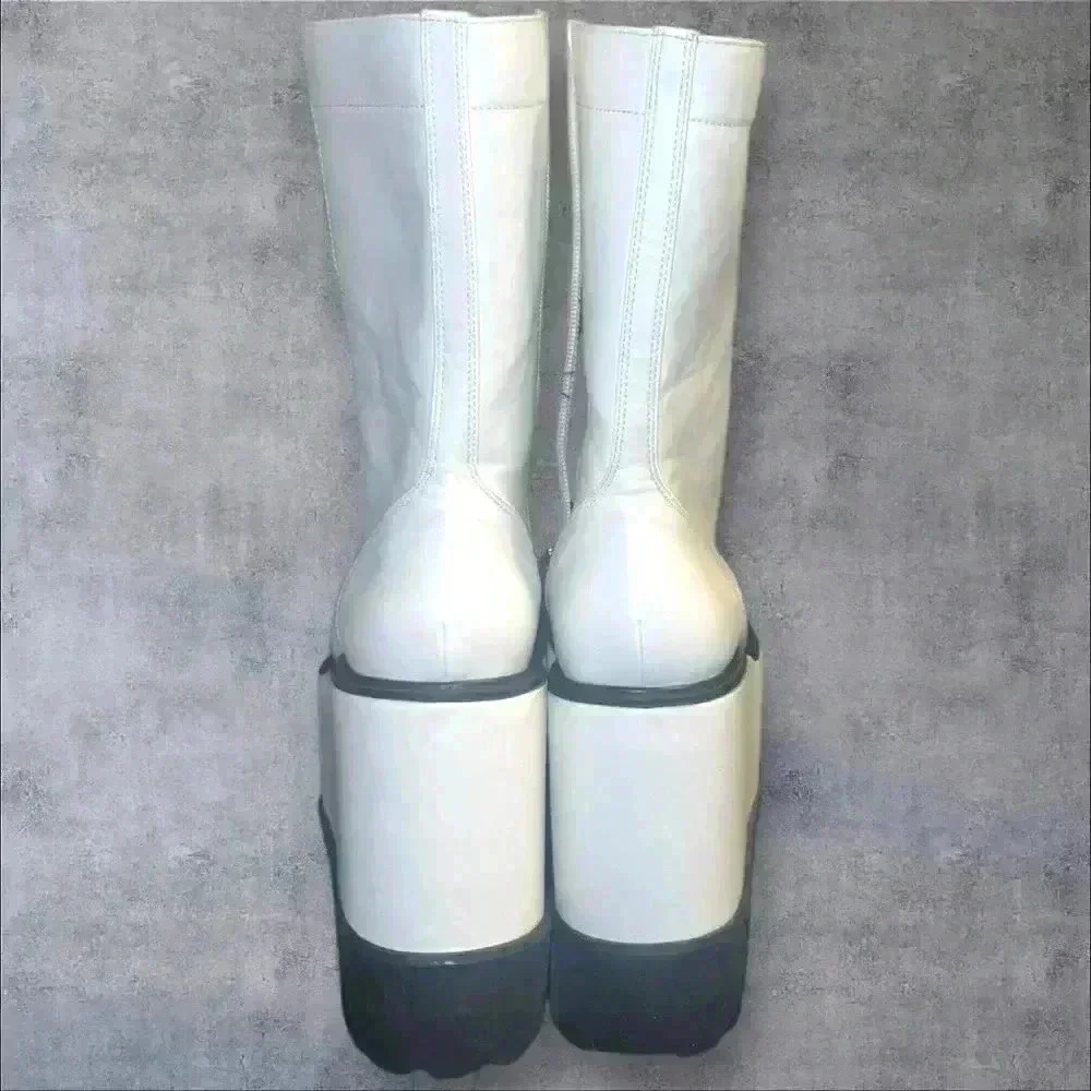 New without tags fashion nova platform boots size‎ 9.5